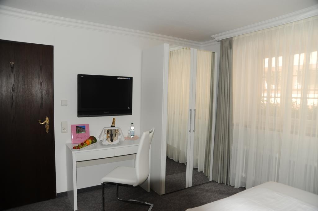 Hotel Adler - Weil Am Rhein Dış mekan fotoğraf